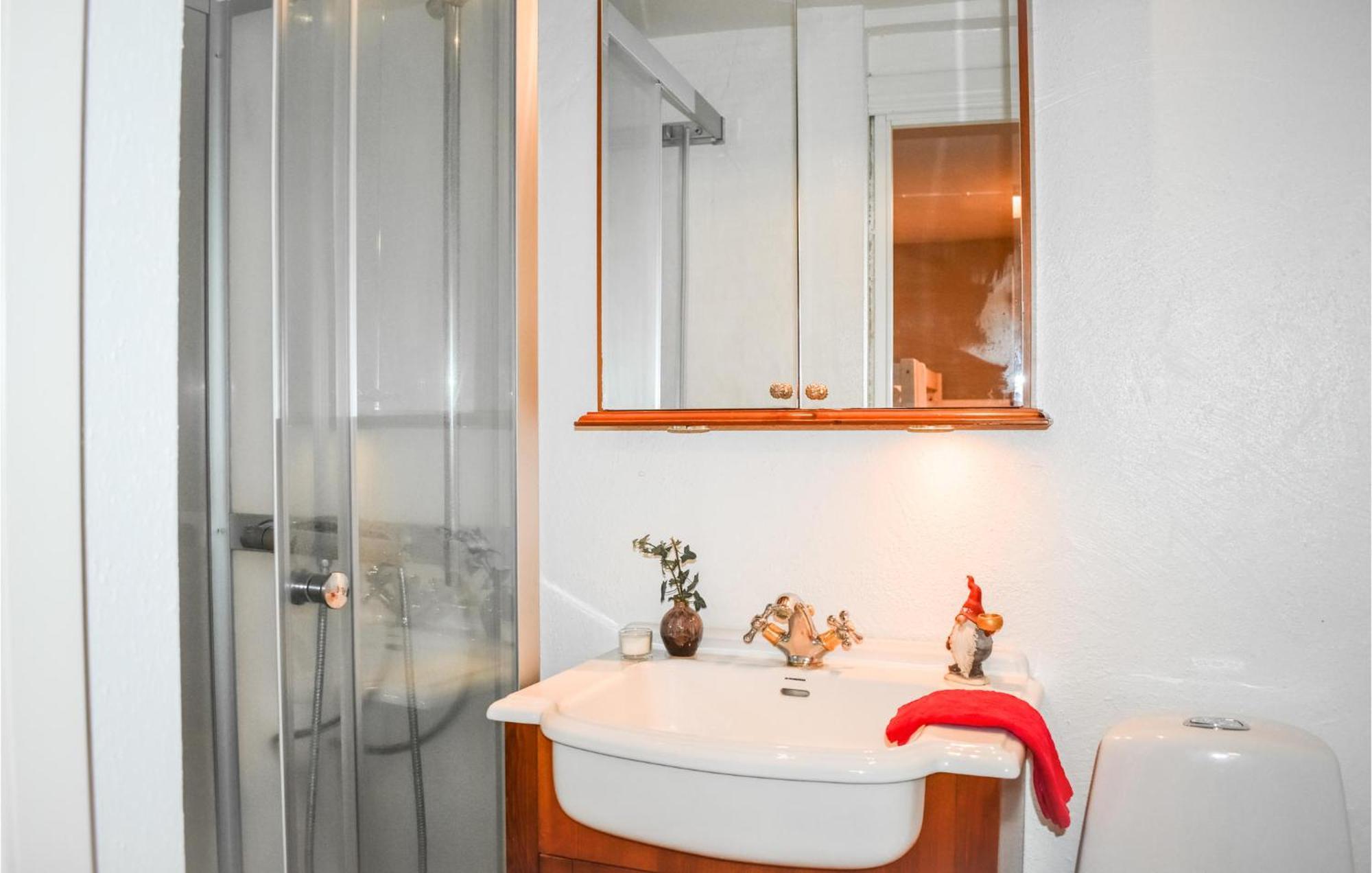 1 Bedroom Amazing Apartment In Истад Екстериор снимка